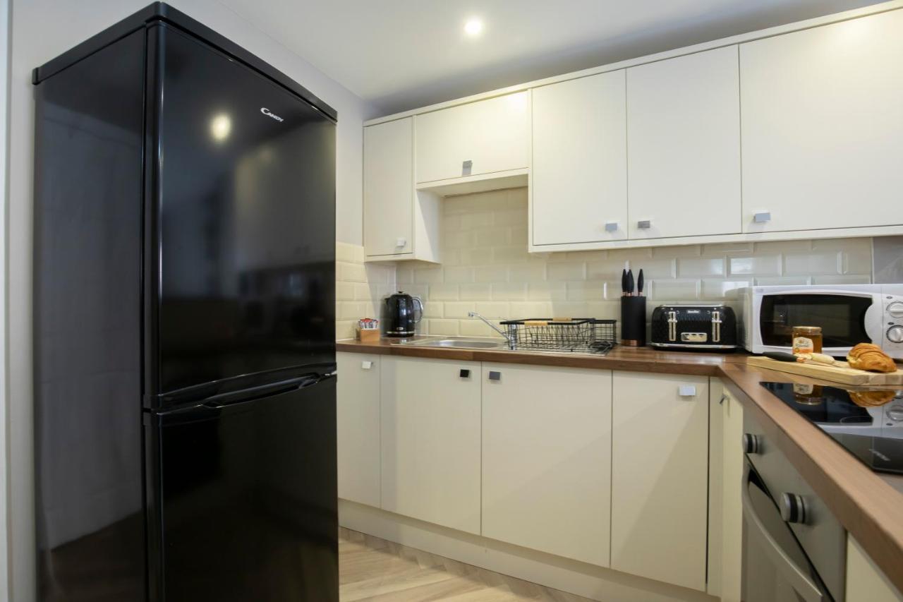 Elliot Oliver - 2 Bedroom Garden Apartment With Parking Cheltenham Eksteriør bilde