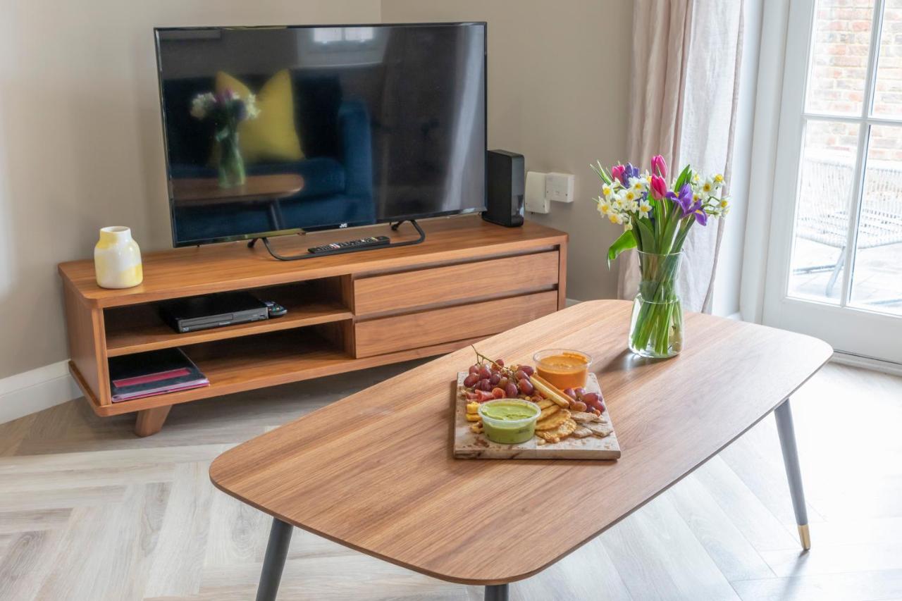 Elliot Oliver - 2 Bedroom Garden Apartment With Parking Cheltenham Eksteriør bilde