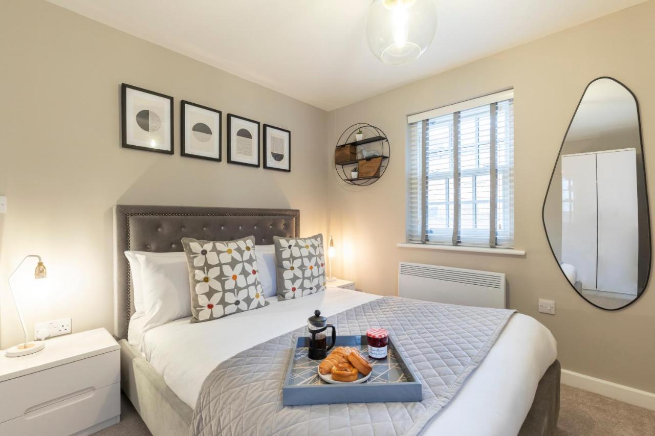 Elliot Oliver - 2 Bedroom Garden Apartment With Parking Cheltenham Eksteriør bilde