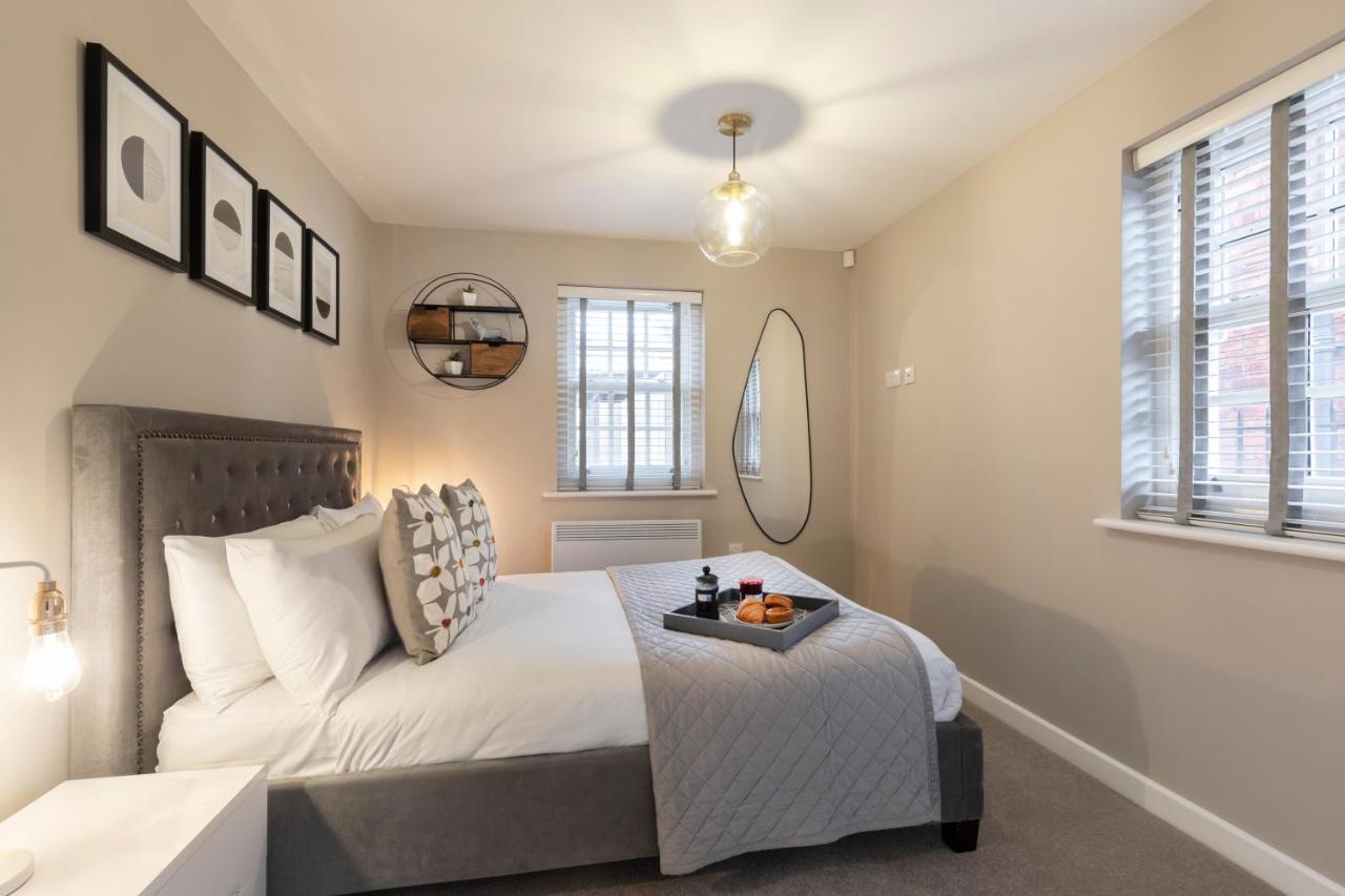 Elliot Oliver - 2 Bedroom Garden Apartment With Parking Cheltenham Eksteriør bilde